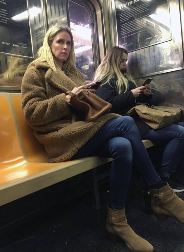 Özel uçağı olan milyarder metrodan çıktı! 2