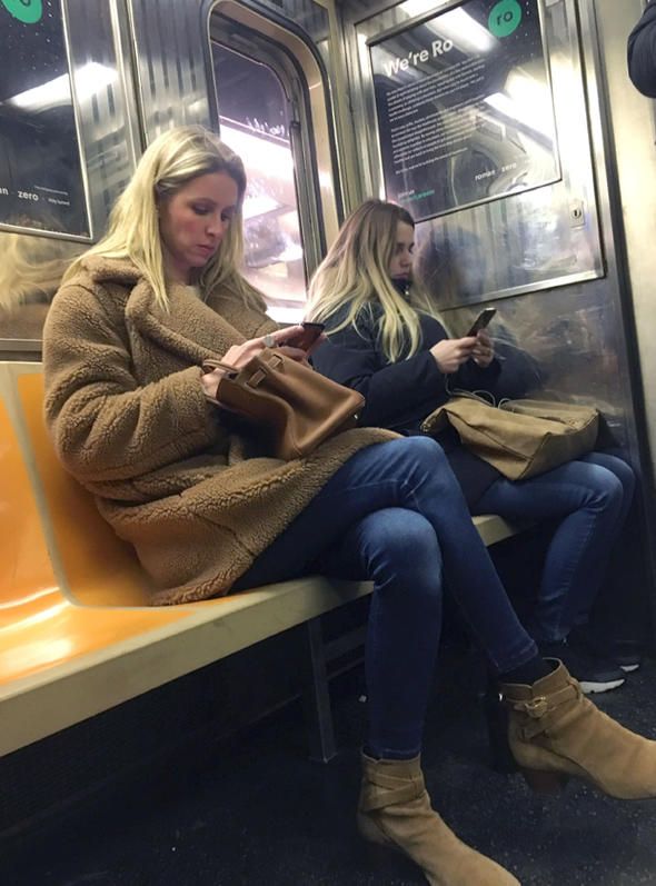 Özel uçağı olan milyarder metrodan çıktı! 3