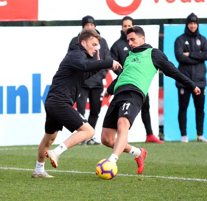 Shinji Kagawa ilk antrenmanında göz doldurdu! 7