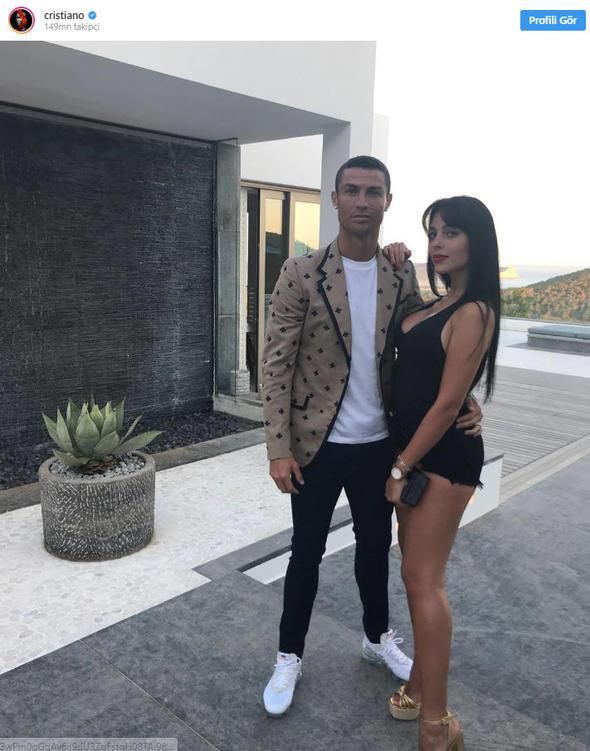 Kylie Jenner ve Ronaldo bir yumurtaya yenildi! 3