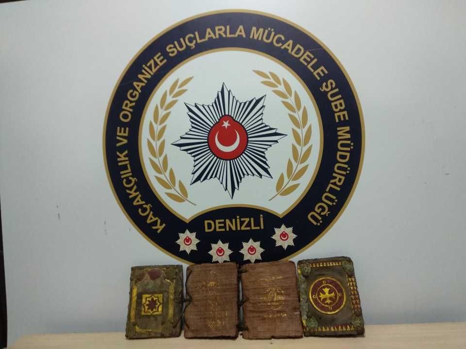 Hristiyan dünyasını sallayacak kitaplar bulundu! 11