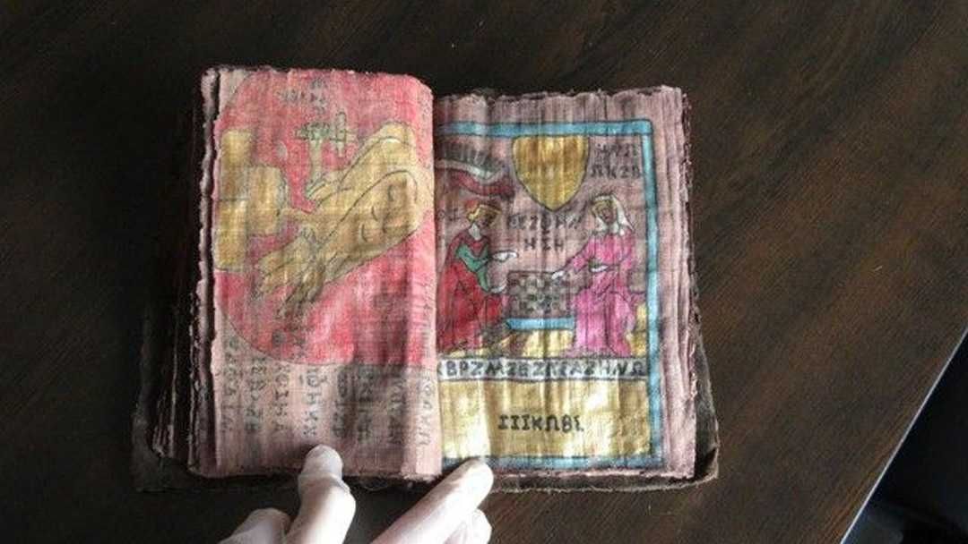 Hristiyan dünyasını sallayacak kitaplar bulundu! 8