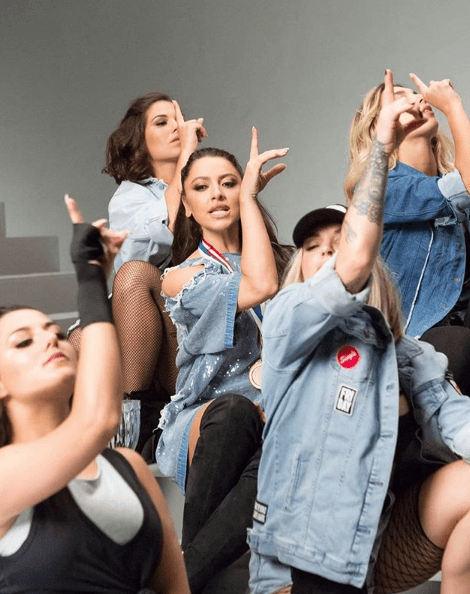Hadise'nin bu pozlarına Ceylan Ertem de dayanamadı! 20