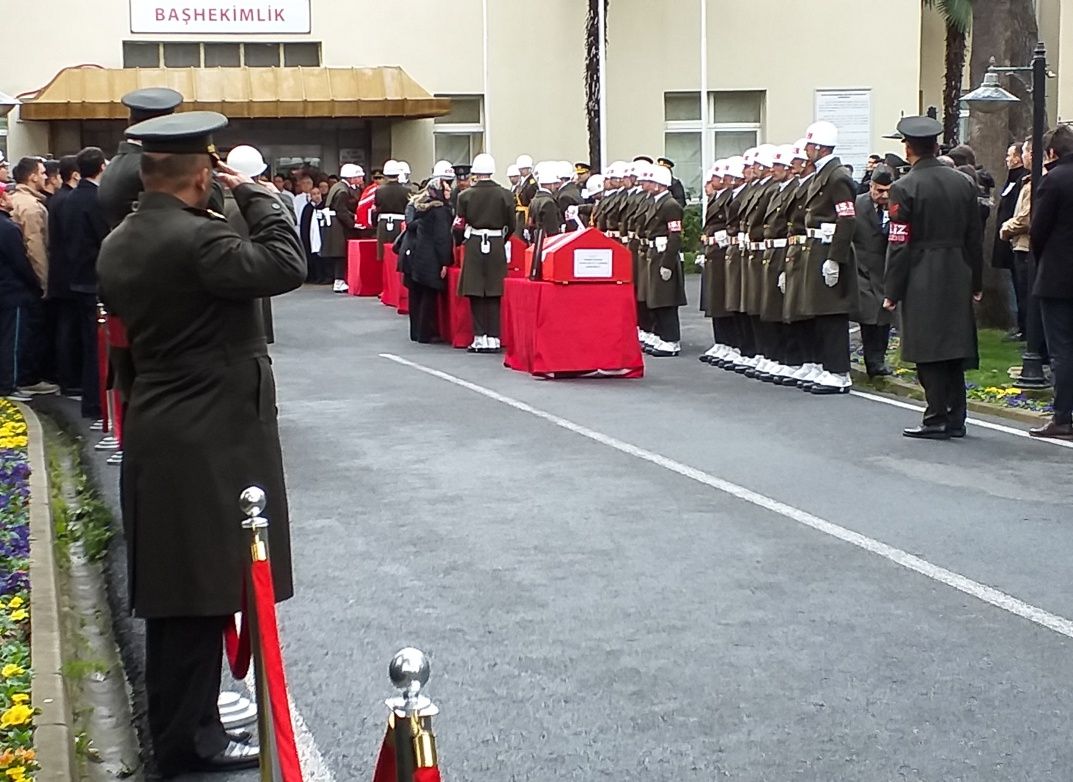 Helikopter şehitlerine hazin tören! 1