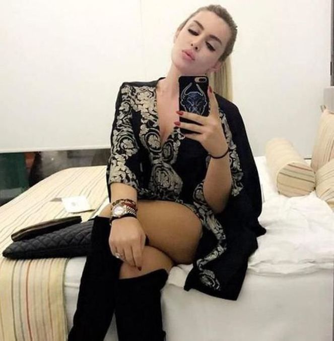 Demet Akalın, nikahların en çok aranılan ismi oldu! 6