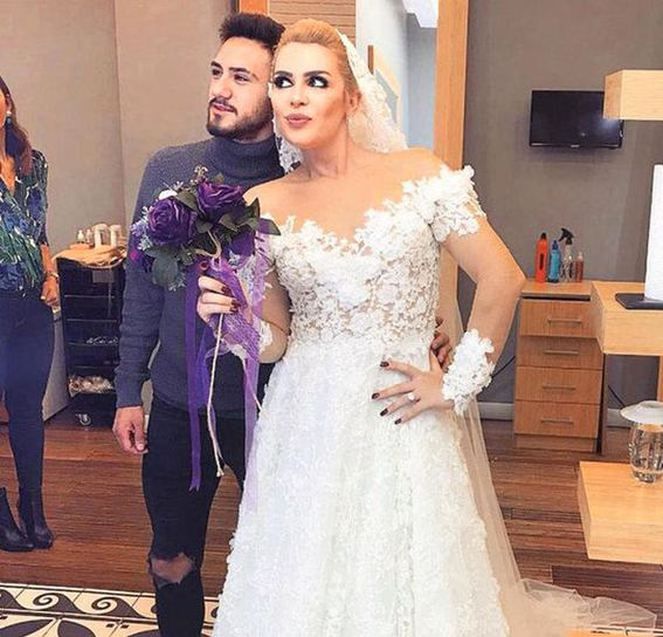 Demet Akalın, nikahların en çok aranılan ismi oldu! 8