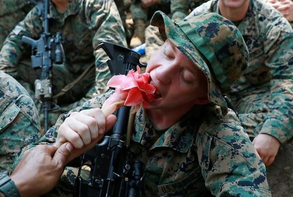 Kanlarını içtiler, diri diri yediler! 7