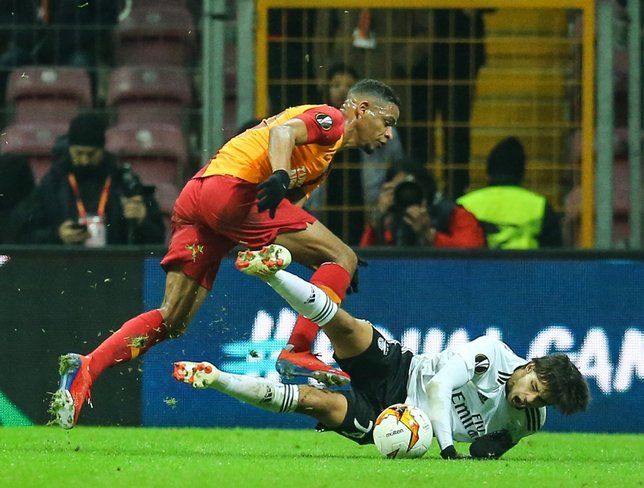 GS-Benfica maçındaki o detayı dünya devi fark etti! 3