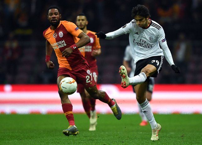 GS-Benfica maçındaki o detayı dünya devi fark etti! 4