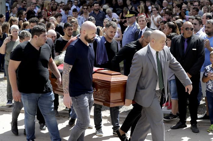 Emiliano Sala son yolculuğuna uğurlandı! 7