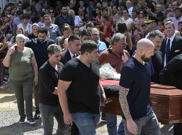 Emiliano Sala son yolculuğuna uğurlandı! 33