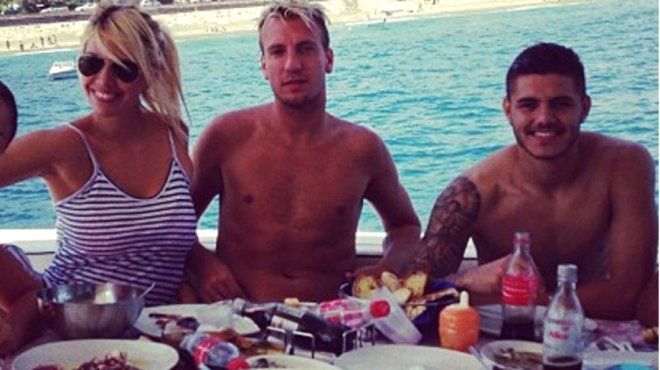 Wanda Nara, Icardi'nin fotoğraflarını ateşe verdi! 1