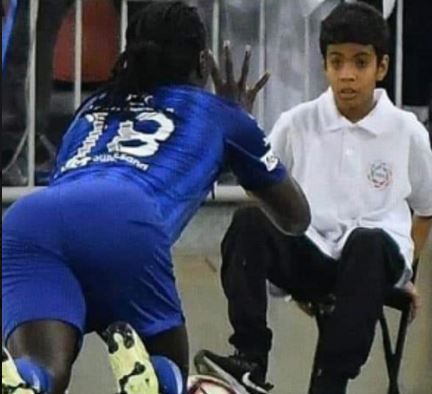 Gomis'in coşkusu top toplayıcı çocuğu böyle korkuttu! 1