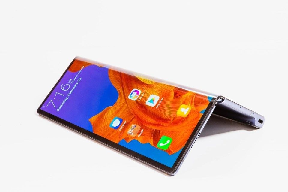 Apple'ın katlanabilir telefonundan ilk görüntü sızdı! 8