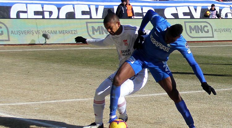 Erzurumsporlu futbolcu Türkiye'yi böyle kandırdı! 6