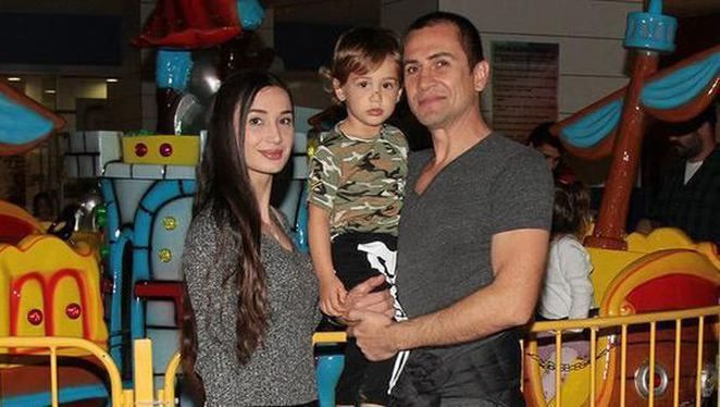 Emre Aşık'tan eşine boşanmanın yanında bir dava daha! 12