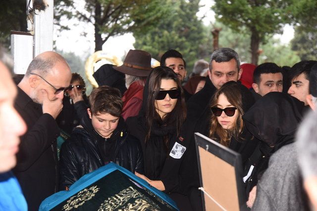 Hande Erçel: Annemi çok özlüyorum... 2