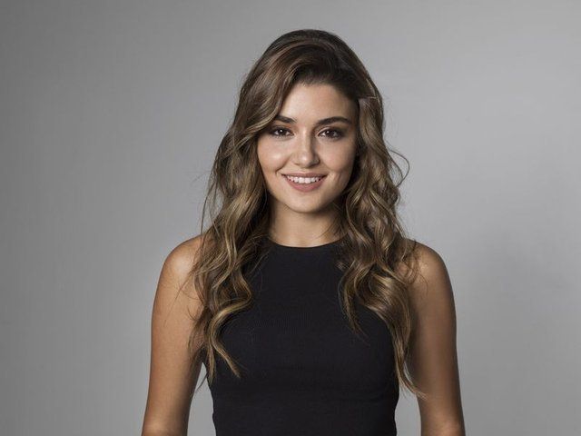 Hande Erçel: Annemi çok özlüyorum... 12