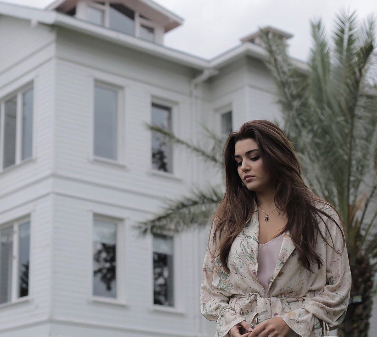 Hande Erçel: Annemi çok özlüyorum... 1