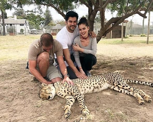 Burak Özçivit Fahriye Evcen çifti oğullarına o ismi verdi! 10