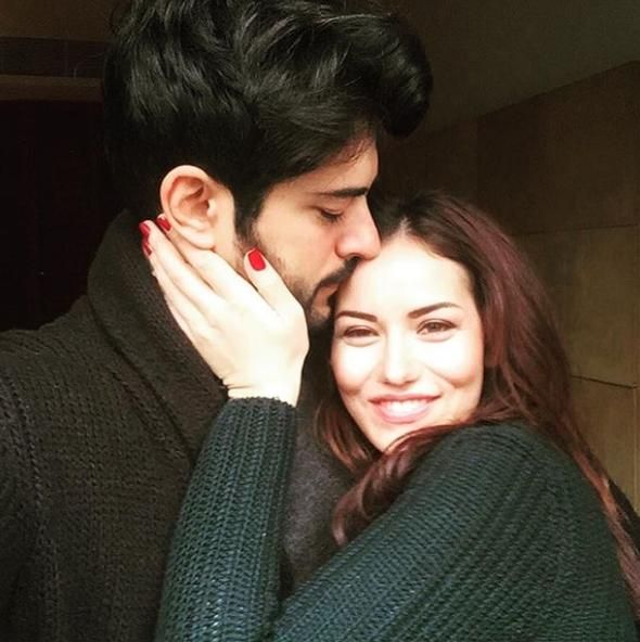 Burak Özçivit Fahriye Evcen çifti oğullarına o ismi verdi! 3