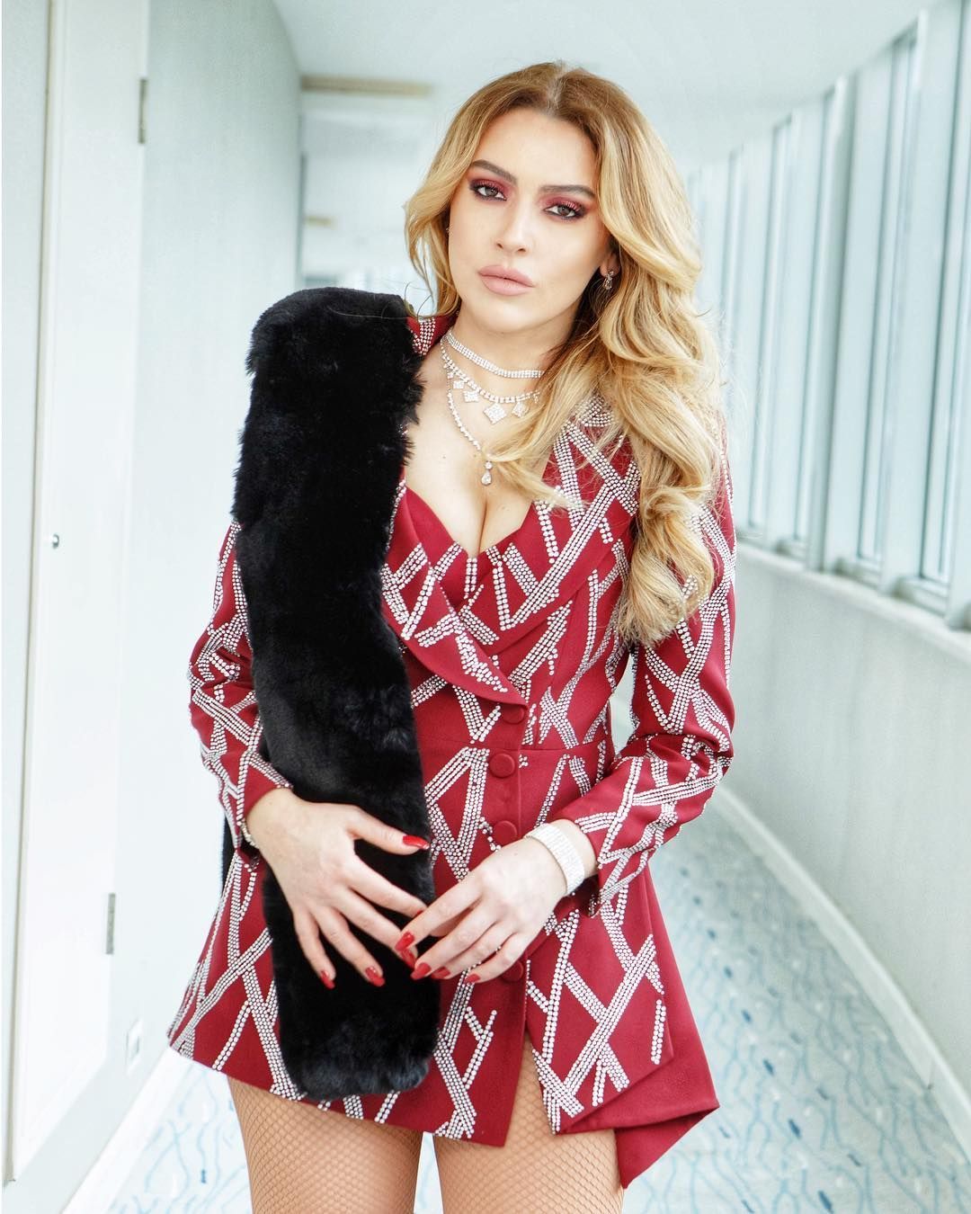 İşte Hadise'nin yeni reklam filminden kazanacağı para! 12