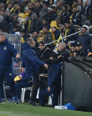 Yanal tekmeledi, Ali Koç çıldırdı! 3