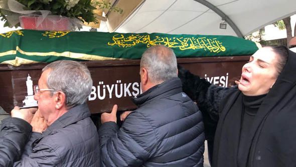 Ünlü şarkıcının en acı günü! 1