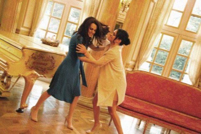 Kraliyet gelinleri yerlerde sürüklendi! 6