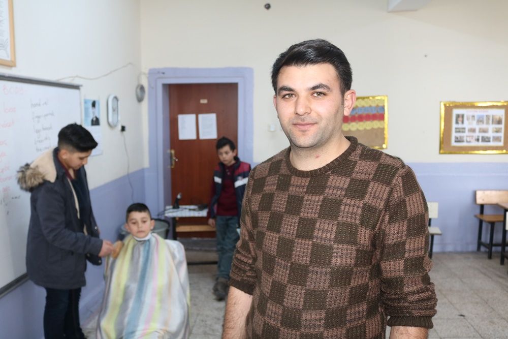 Karslı berberden ''Tıraşsız köy çocuğu kalmasın" projesi... 9