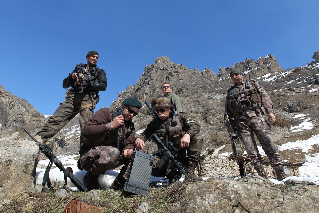 Emniyet Müdürü ve jandarma komutanı da dağa çıktı! 1
