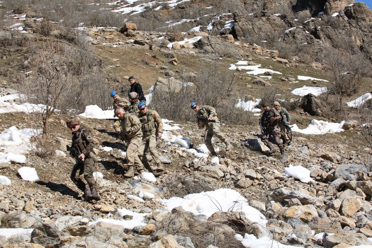 Emniyet Müdürü ve jandarma komutanı da dağa çıktı! 20