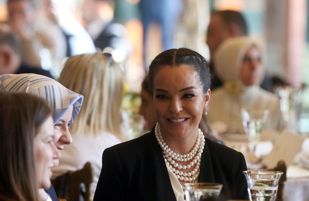 Emine Erdoğan'dan 8 Mart'a özel koruyucu aile yemeği... 30