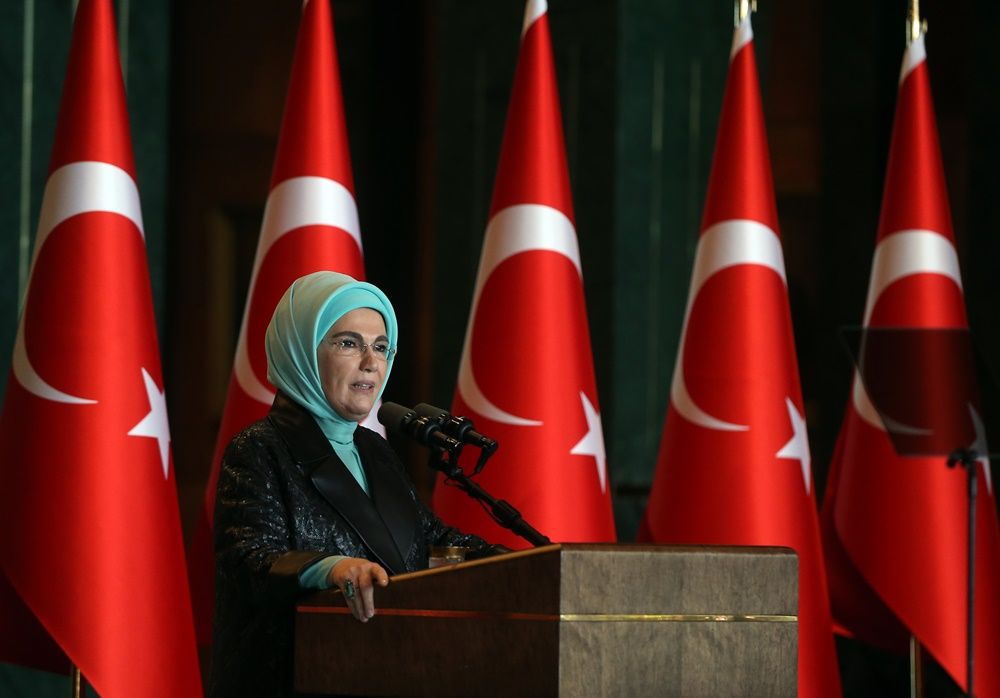 Emine Erdoğan'dan 8 Mart'a özel koruyucu aile yemeği... 37