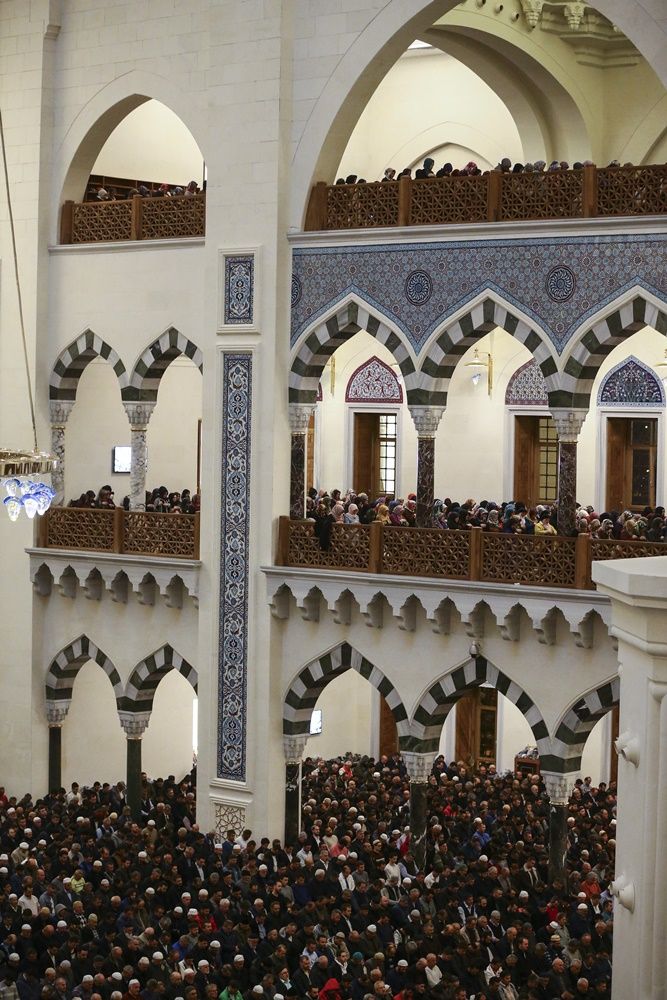 Çamlıca Camisi'nde Regaip Kandili yoğunluğu... 11