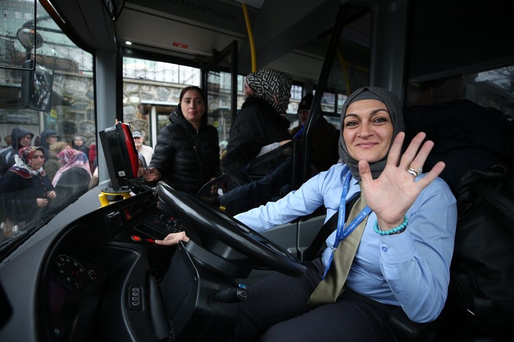 Şehir içi ulaşımın kadın şoförleri... 16