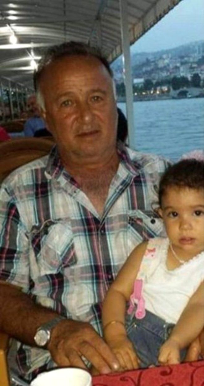 Kibar Feyzo'nun arkasındaki bu asker bakın kim! 6