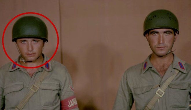 Kibar Feyzo'nun arkasındaki bu asker bakın kim! 3