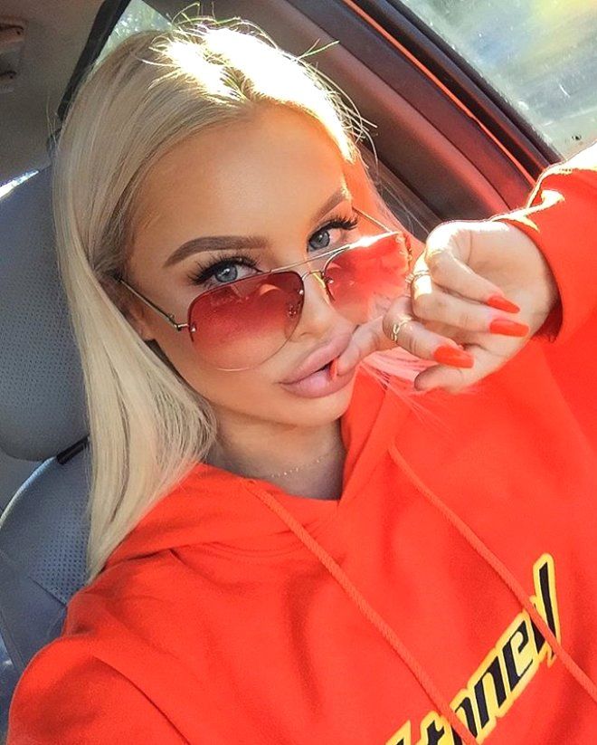 Instagram'ın güzel fenomeni geçmişinden kaçamadı! 9