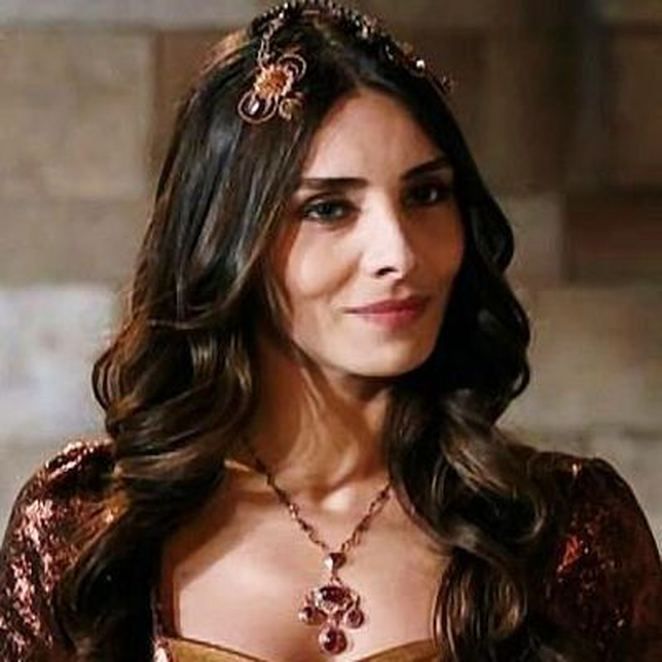 Spikerlik ve oyunculuktan önceki işi bakın neydi! 6