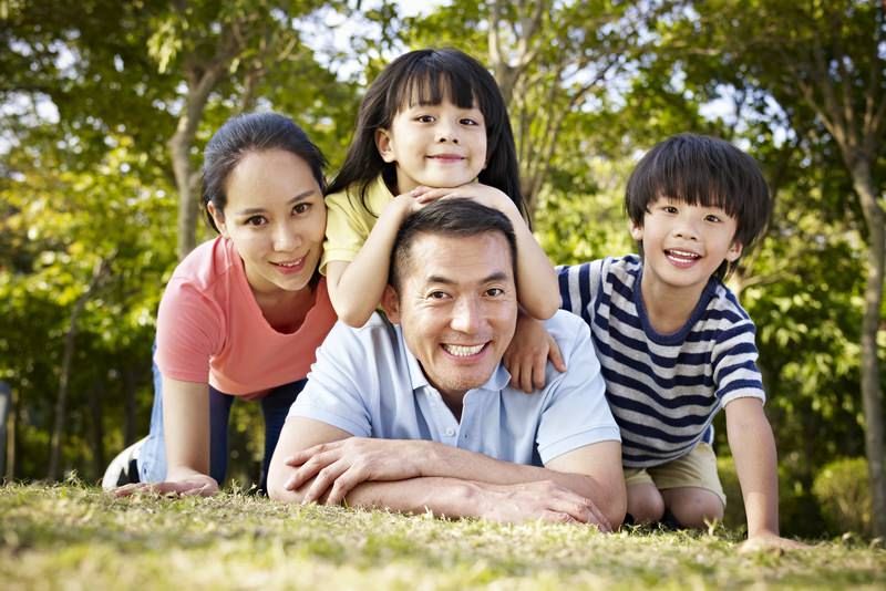Bu ülkede yalnızlar için aile kiralanıyor! 3
