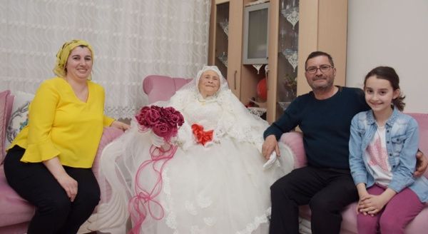 89 yaşındaki Halime nine gelin oldu! 6