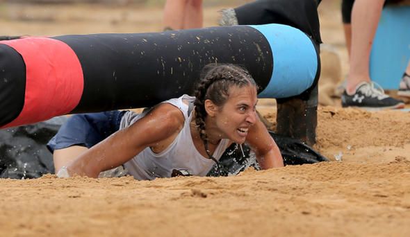 Survivor yarışmacısına "enerji yükleyeceğim" tacizi! 4