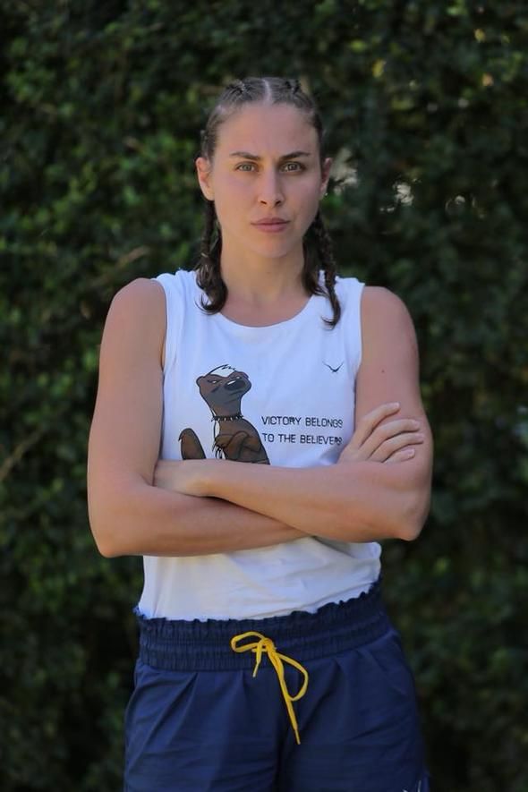 Survivor yarışmacısına "enerji yükleyeceğim" tacizi! 8