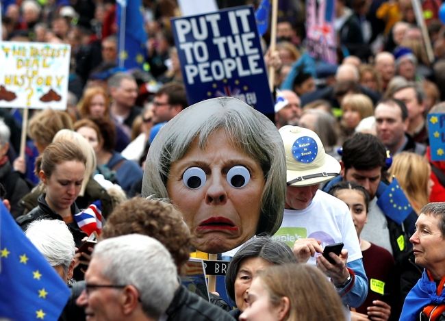 Londra'da halk sokaklarda referandum istiyor! 5