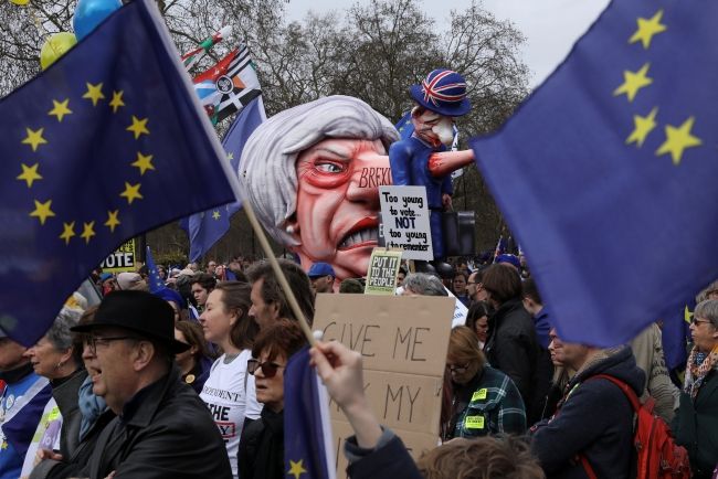 Londra'da halk sokaklarda referandum istiyor! 7
