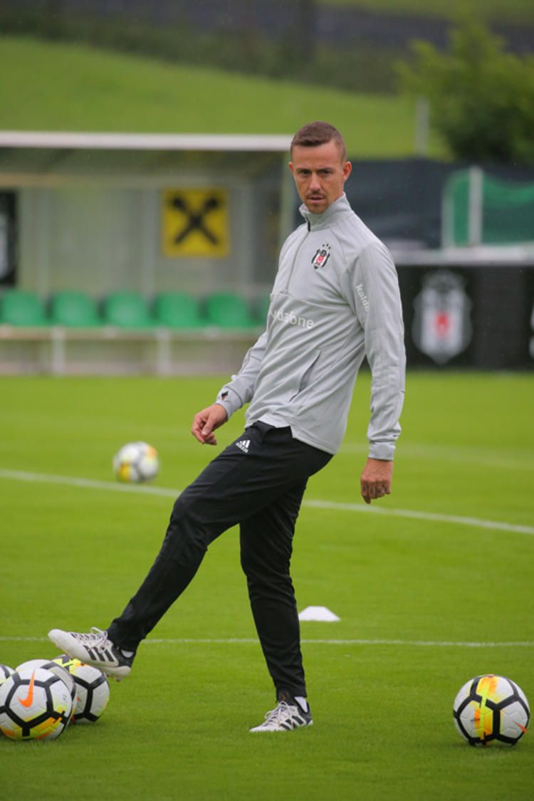 Şenol Güneş'ten sonra Beşiktaş'a İspanyol hoca! 12
