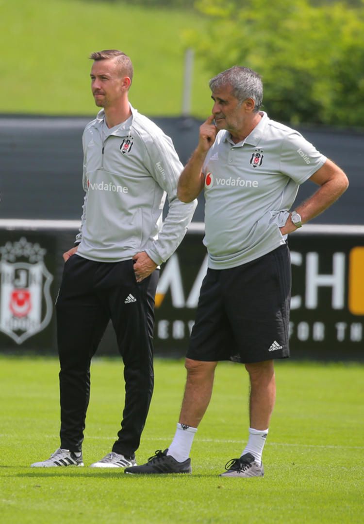 Şenol Güneş'ten sonra Beşiktaş'a İspanyol hoca! 7