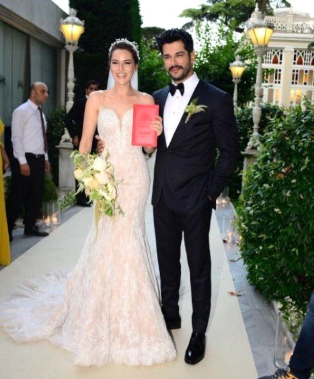 Fahriye Evcen'den hayranlarına büyük müjde! 3