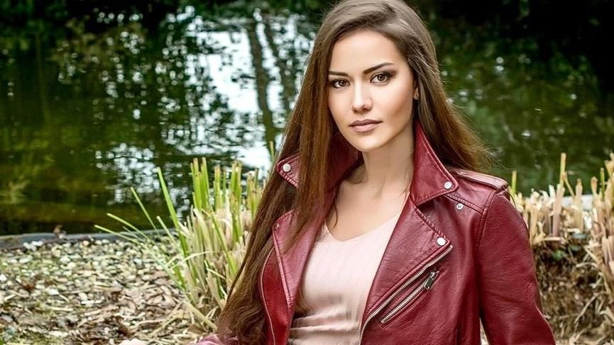 Fahriye Evcen'den hayranlarına büyük müjde! 6